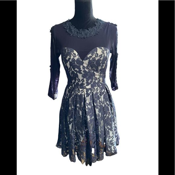 š
ŗchiāCHIĀ MIDIāBlueāLaceāSoldāOut! - Picture 6 of 6